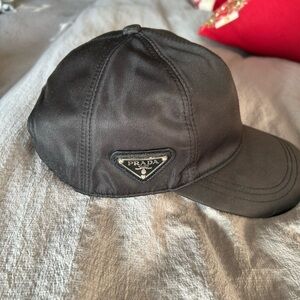 Elegant Black Cap